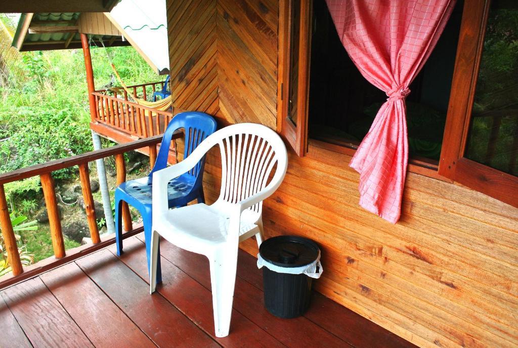 イージー ライフ バンガローズ パンガン島 部屋 写真